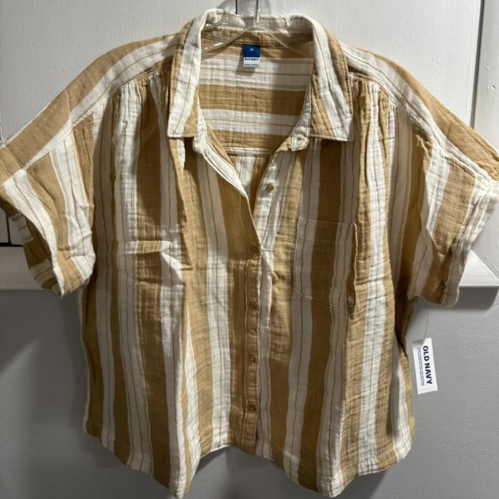 NWT Linen Cropped Button-Up